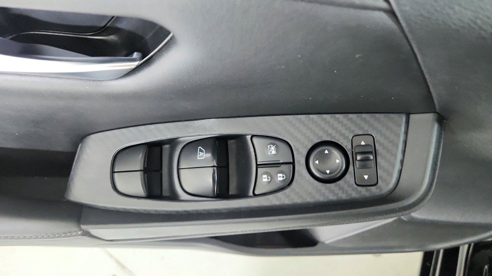 Used 2025 Nissan Sentra SV FWD image 17