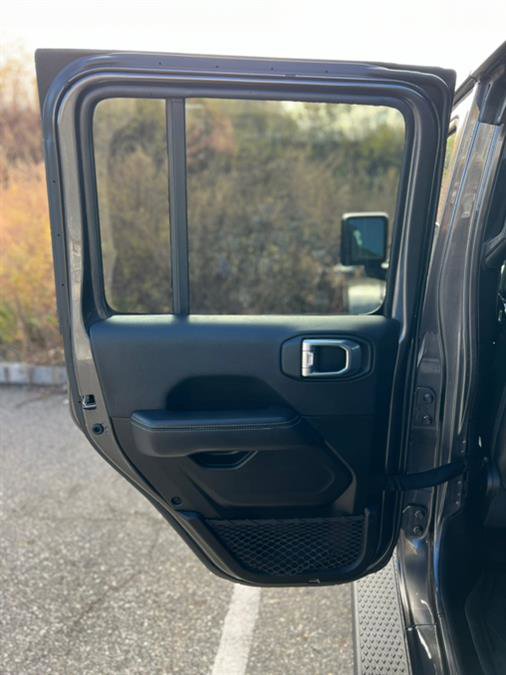 Used 2022 Jeep Gladiator Overland w/ Popular Equipment Package image 39