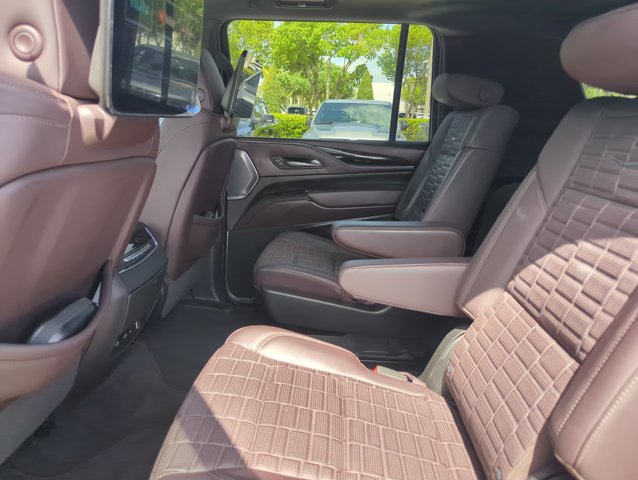Used 2024 Cadillac Escalade ESV Sport Platinum w/ LPO, ONYX Package AWD/4WD image 17