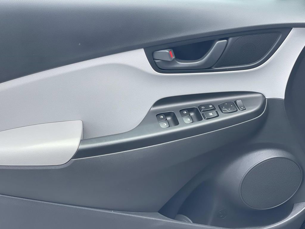 Used 2023 Hyundai Kona SEL FWD image 18