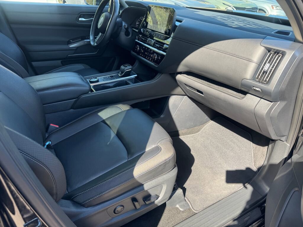 Used 2024 Nissan Pathfinder SL image 20