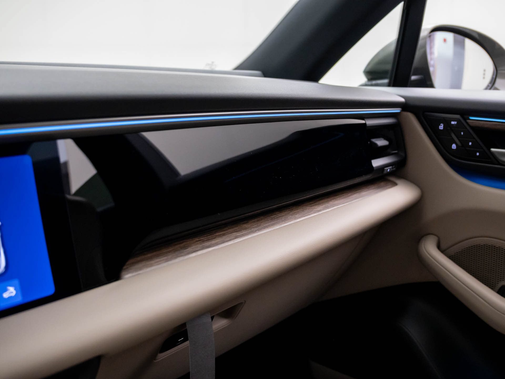 New 2026 Porsche Macan 4 Electric AWD/4WD image 26