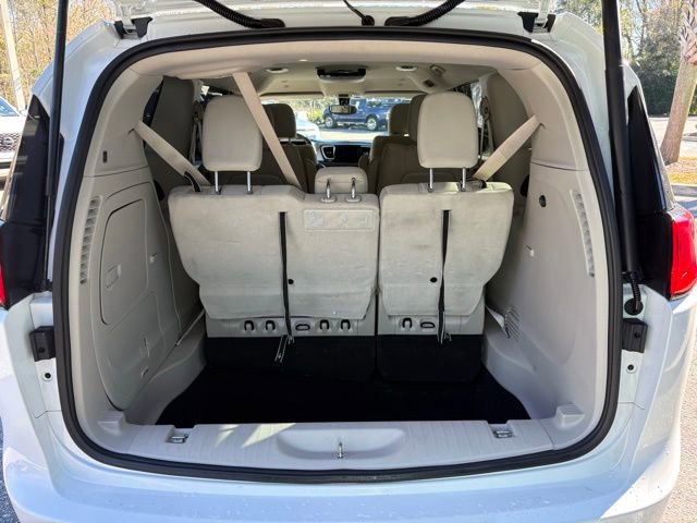 Used 2018 Chrysler Pacifica Touring Plus image 36