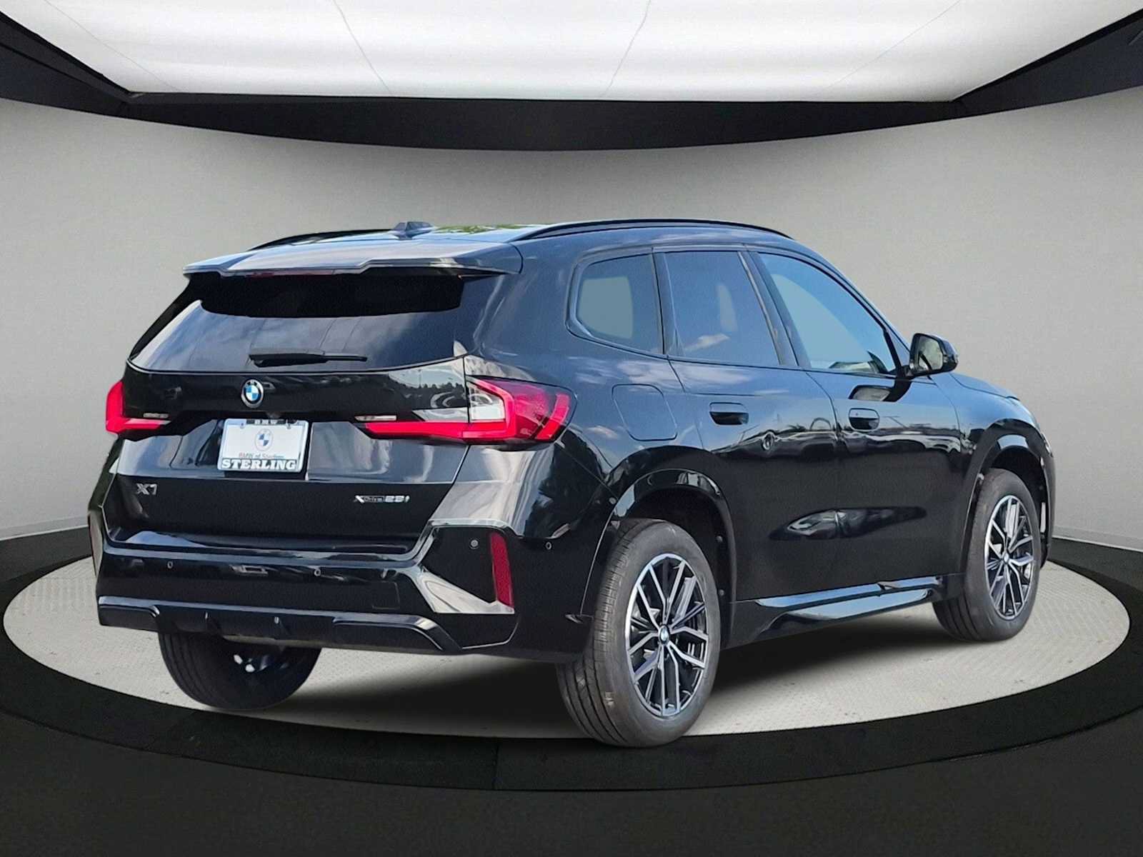 Used 2023 BMW X1 xDrive28i w/ Premium Package AWD/4WD image 8