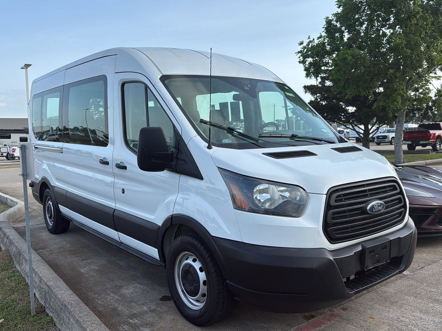 Used 2019 Ford Transit 350 XL image 2