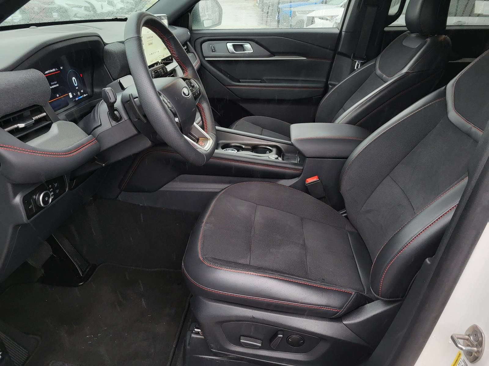 Used 2025 Ford Explorer ST AWD/4WD image 17
