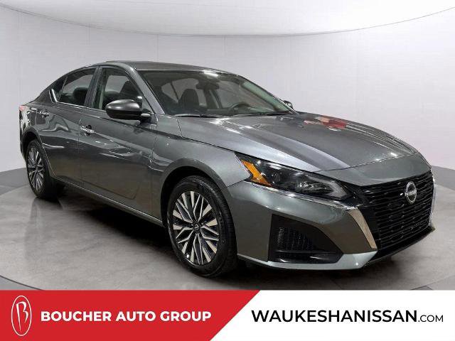 Certified 2025 Nissan Altima 2.5 SV AWD/4WD image 1