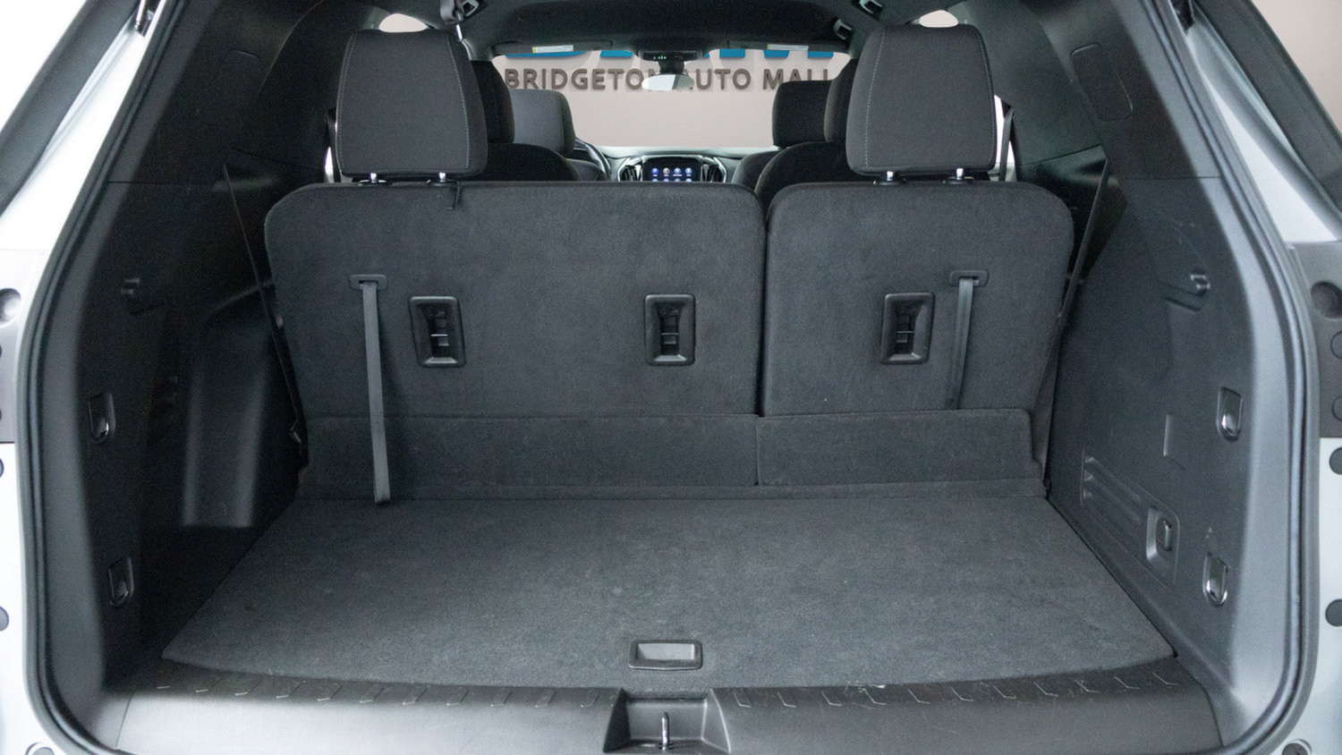 Used 2023 Chevrolet Traverse LT AWD/4WD image 33