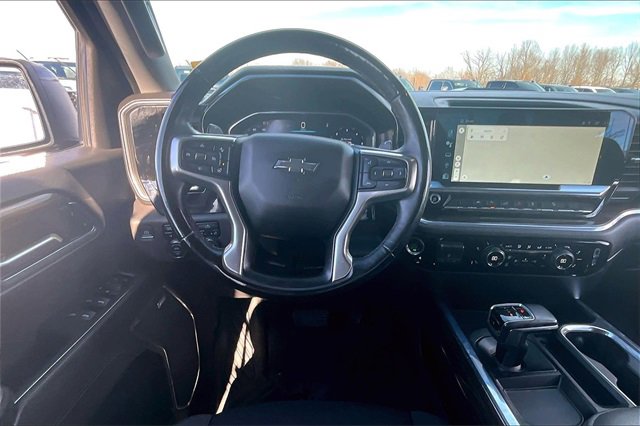 Used 2024 Chevrolet Silverado 1500 LT Trail Boss w/ Convenience Package II image 9