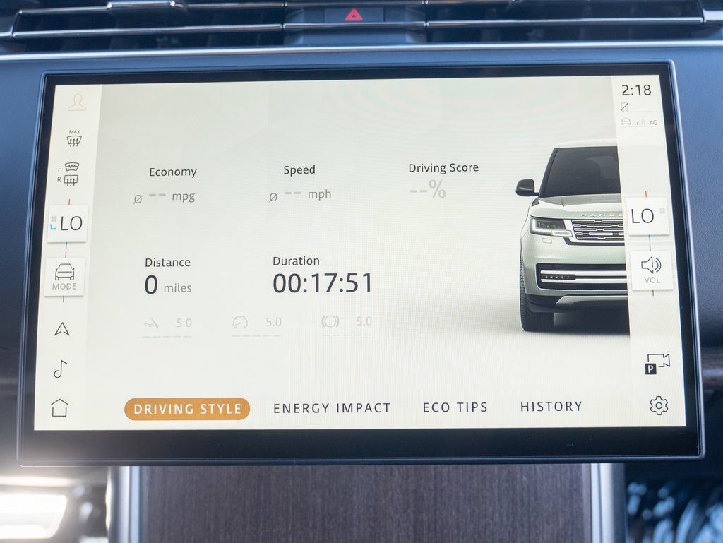 Certified 2026 Land Rover Range Rover SE AWD/4WD image 27