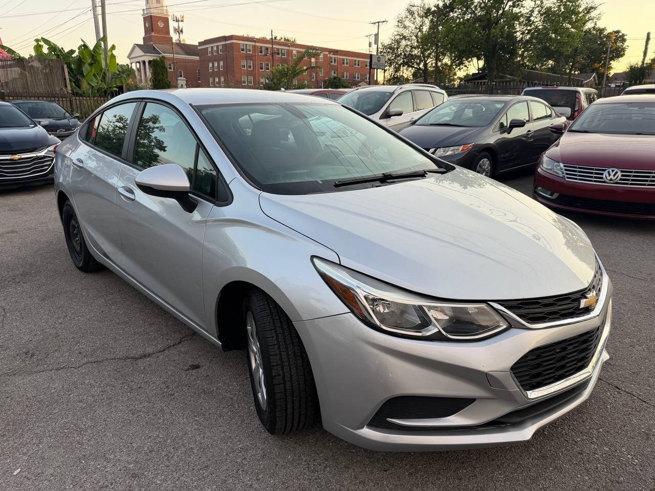 Used 2018 Chevrolet Cruze LS FWD image 4