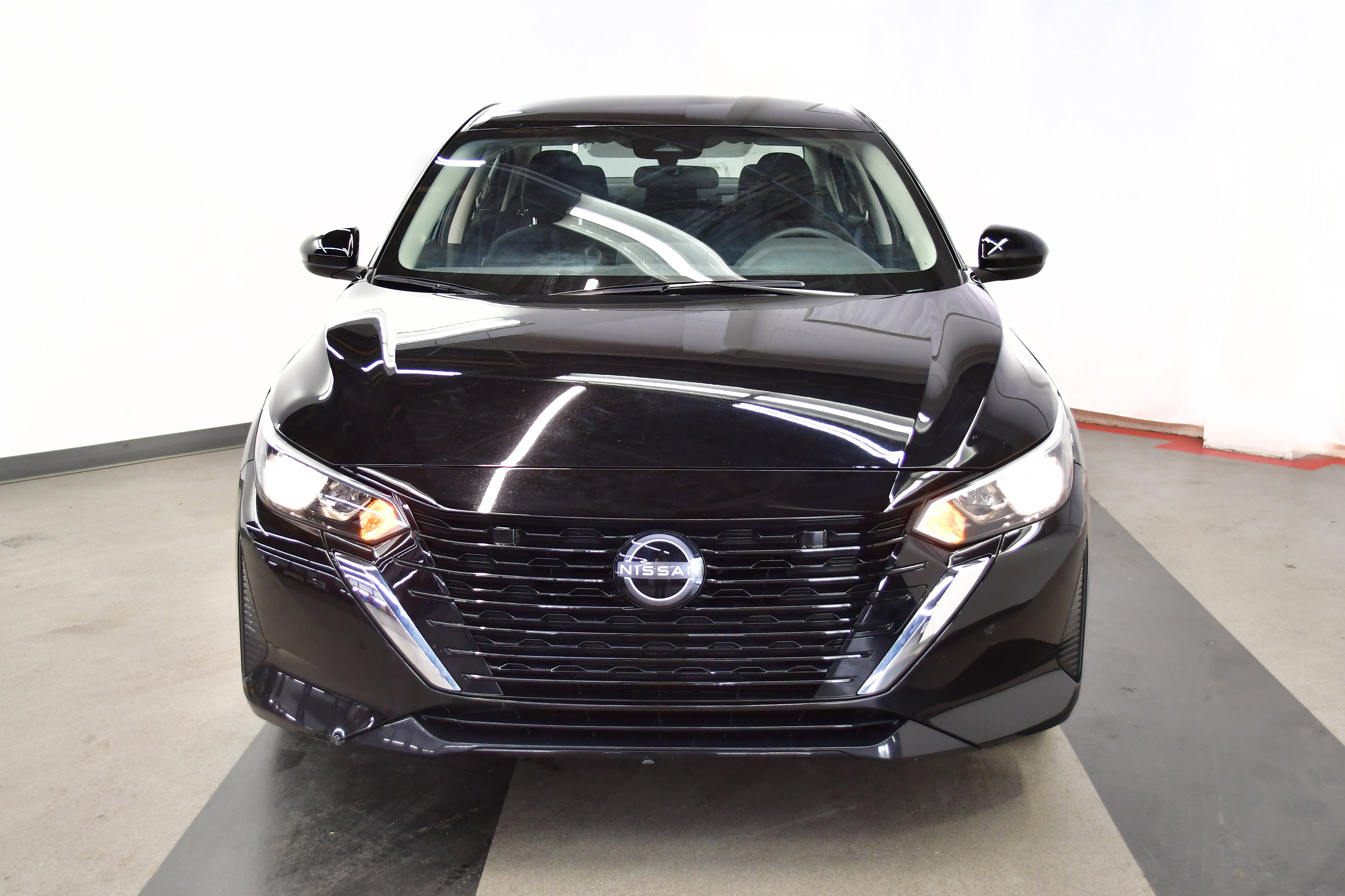 Used 2025 Nissan Sentra SV FWD image 3