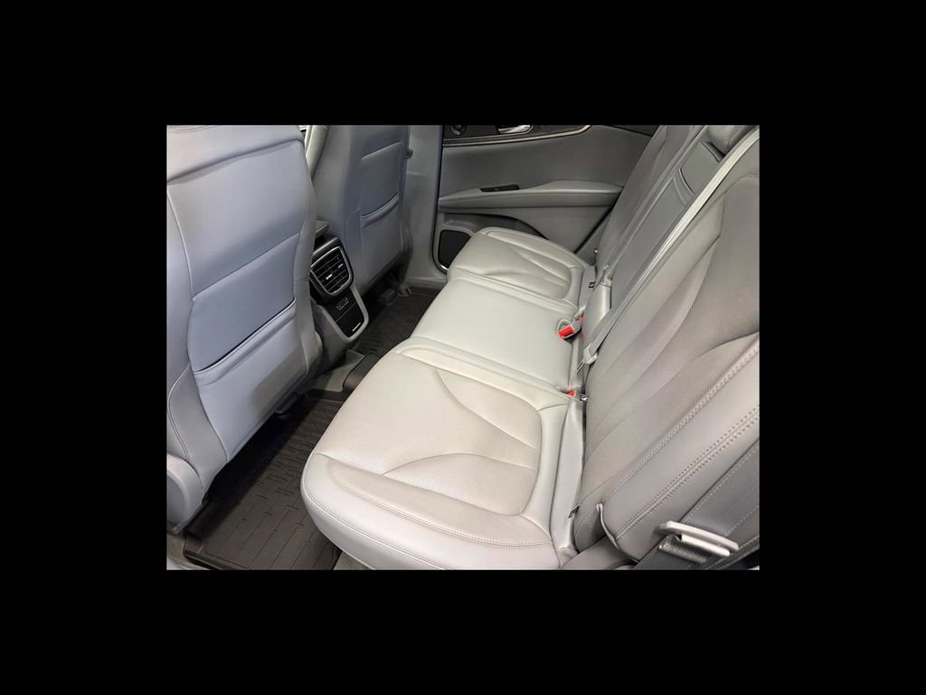 Used 2020 Lincoln Nautilus Reserve w/ Cargo Utility Package image 17