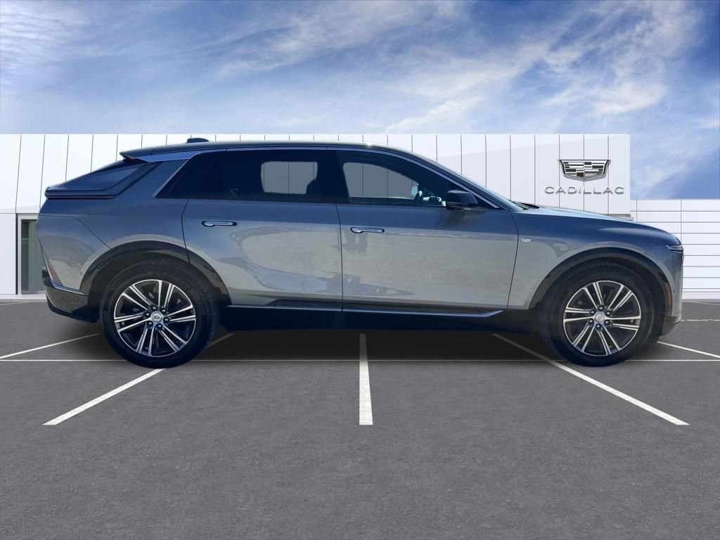 Certified 2024 Cadillac Lyriq Luxury image 2