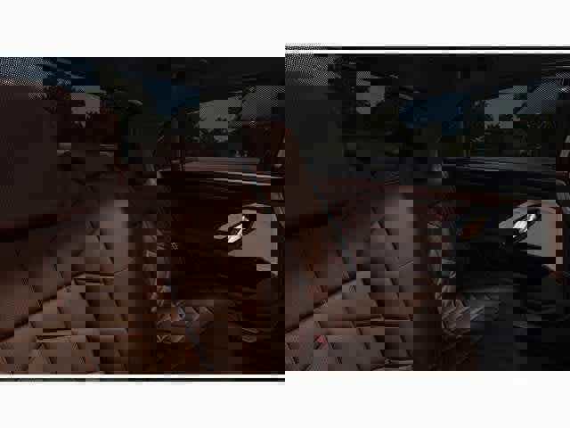 Used 2025 BMW i7 eDrive50 w/ M Sport Package image 34