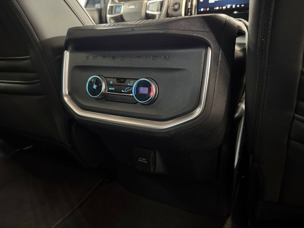 Used 2025 Ford Expedition Active AWD/4WD image 23