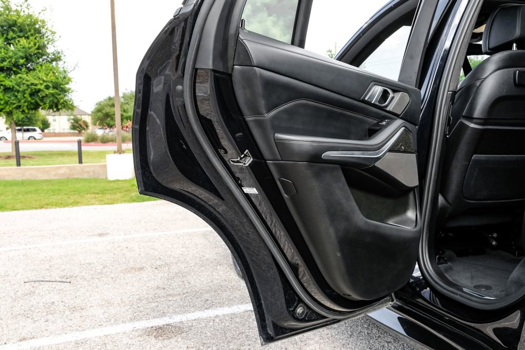Used 2022 BMW X5 M50i AWD/4WD image 56