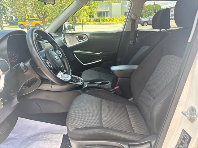 Used 2020 Kia Soul LX FWD image 14