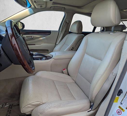 Used 2015 Lexus LS 460 w/ Comfort Package image 17