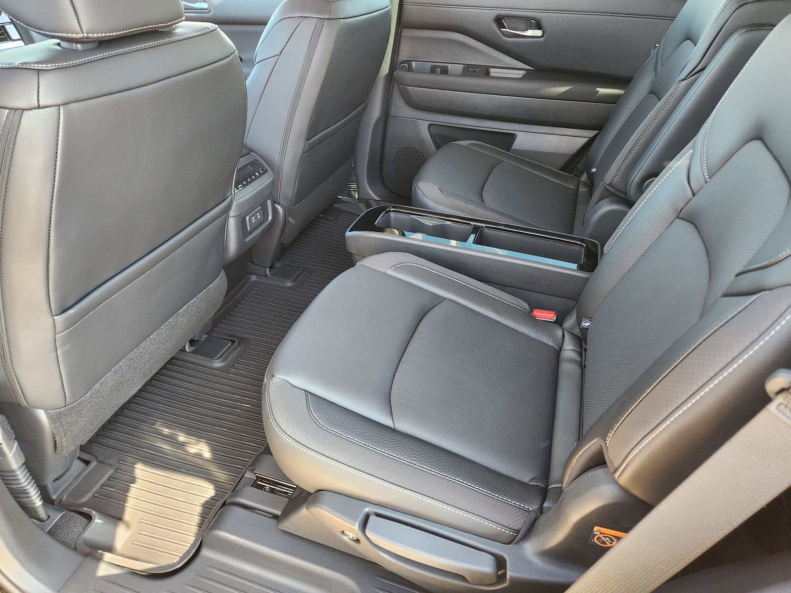 New 2026 Nissan Pathfinder SL image 27