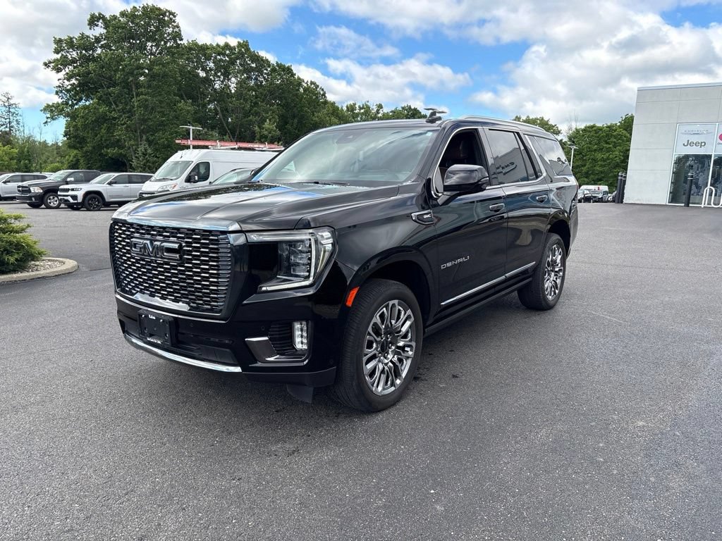 Used 2023 GMC Yukon Denali Ultimate AWD/4WD image 11