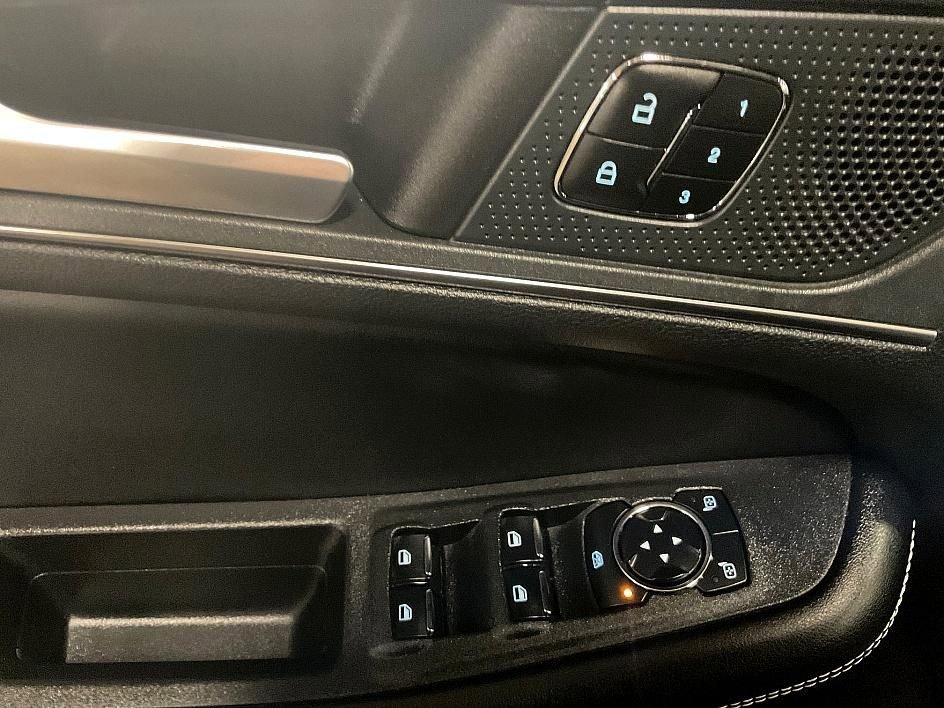 Used 2024 Ford Edge ST w/ Equipment Group 401A AWD/4WD image 32