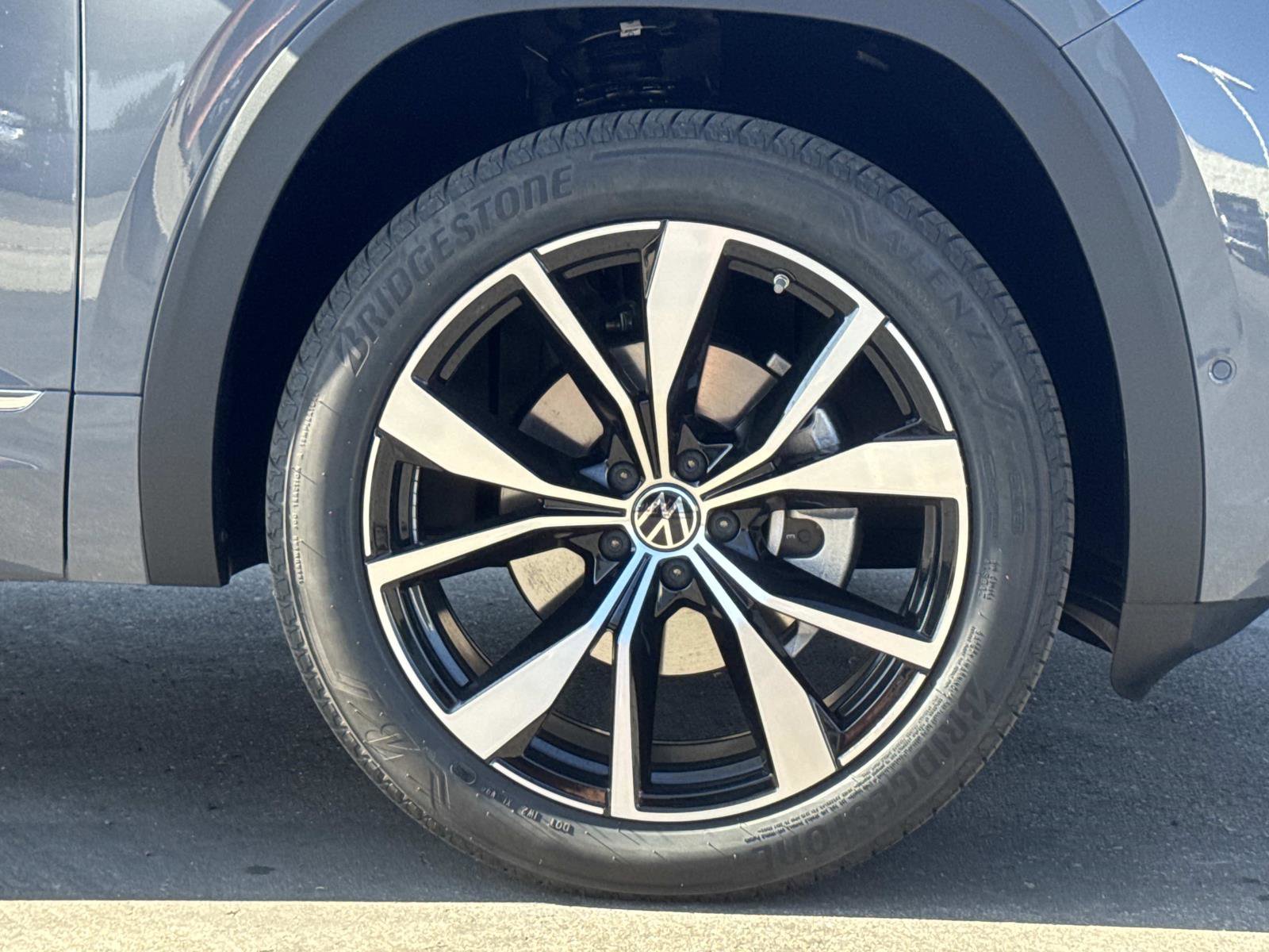 New 2026 Volkswagen Atlas SEL Premium R-Line image 30