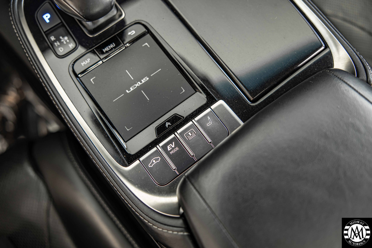 Used 2020 Lexus LS 500h AWD image 32