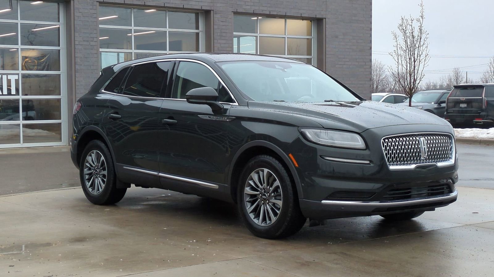 Used 2022 Lincoln Nautilus Reserve AWD/4WD image 9