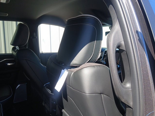 New 2027 RAM 4500 4x4 Crew Cab DRW w/ Laramie Trim Package image 20