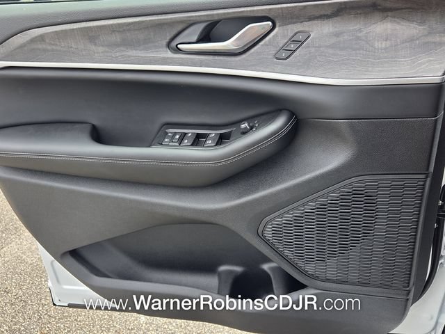 New 2026 Jeep Grand Cherokee L Limited RWD image 30