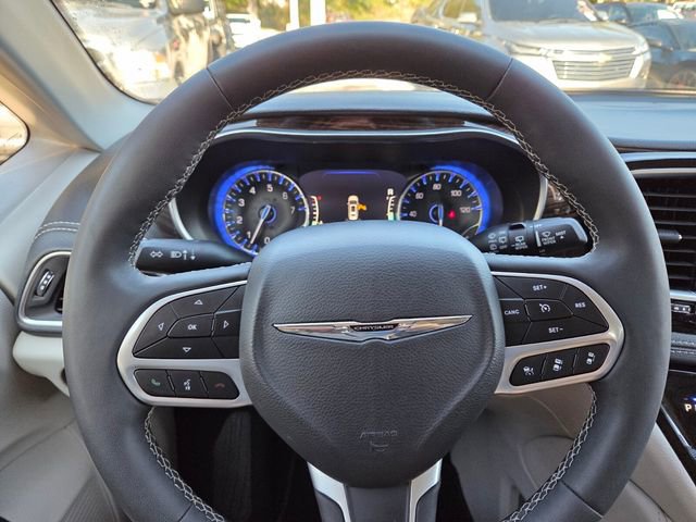 Used 2024 Chrysler Pacifica Limited image 34