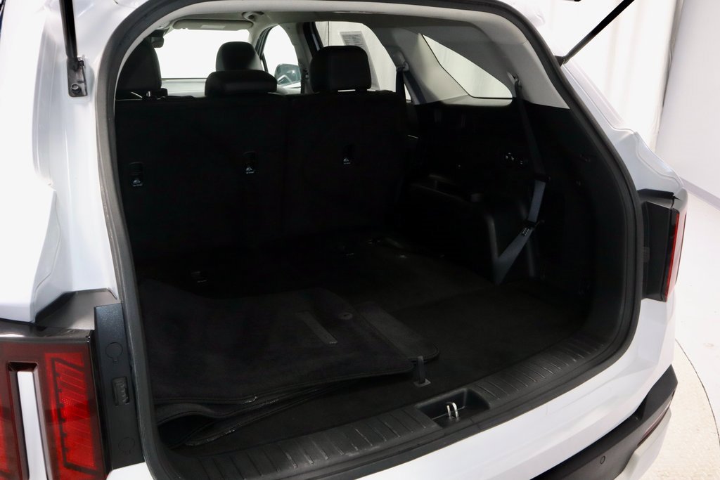 Used 2024 Kia Sorento S image 15