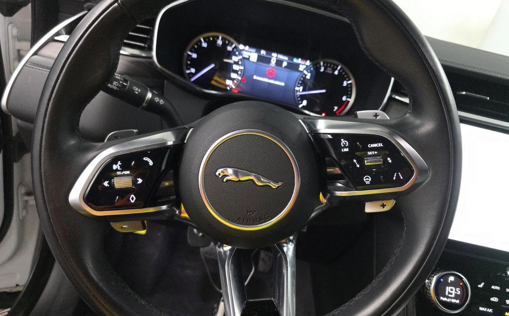 Used 2023 Jaguar F-PACE S image 4