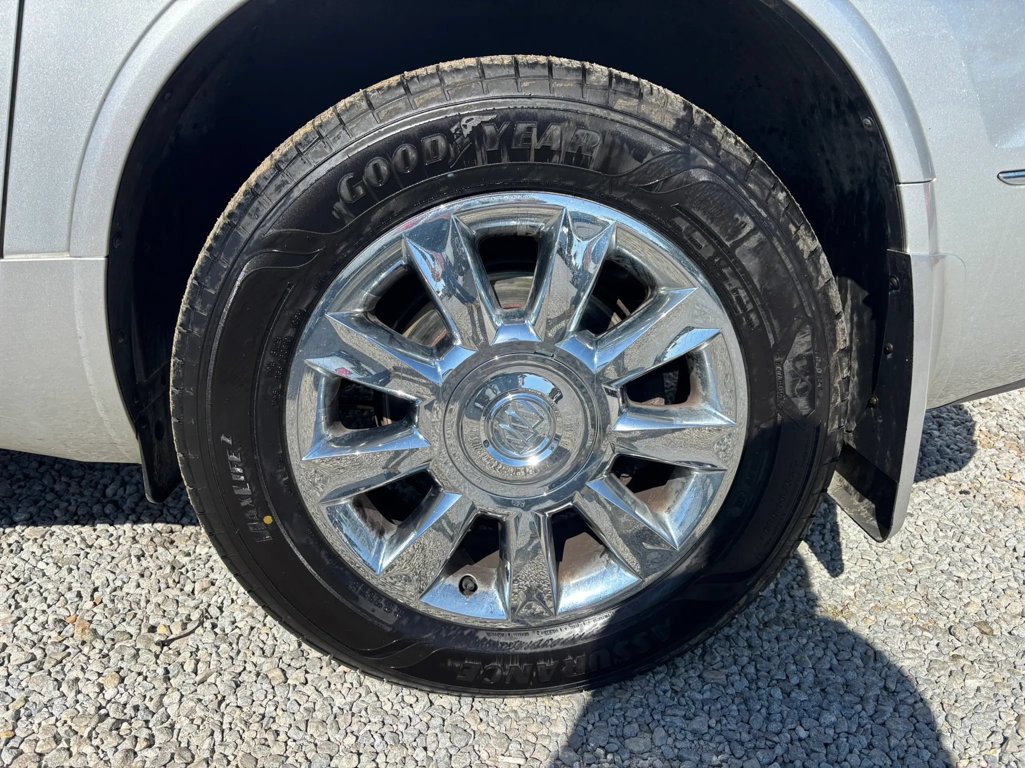 Used 2015 Buick Enclave Premium w/ Trailering Package AWD/4WD image 2