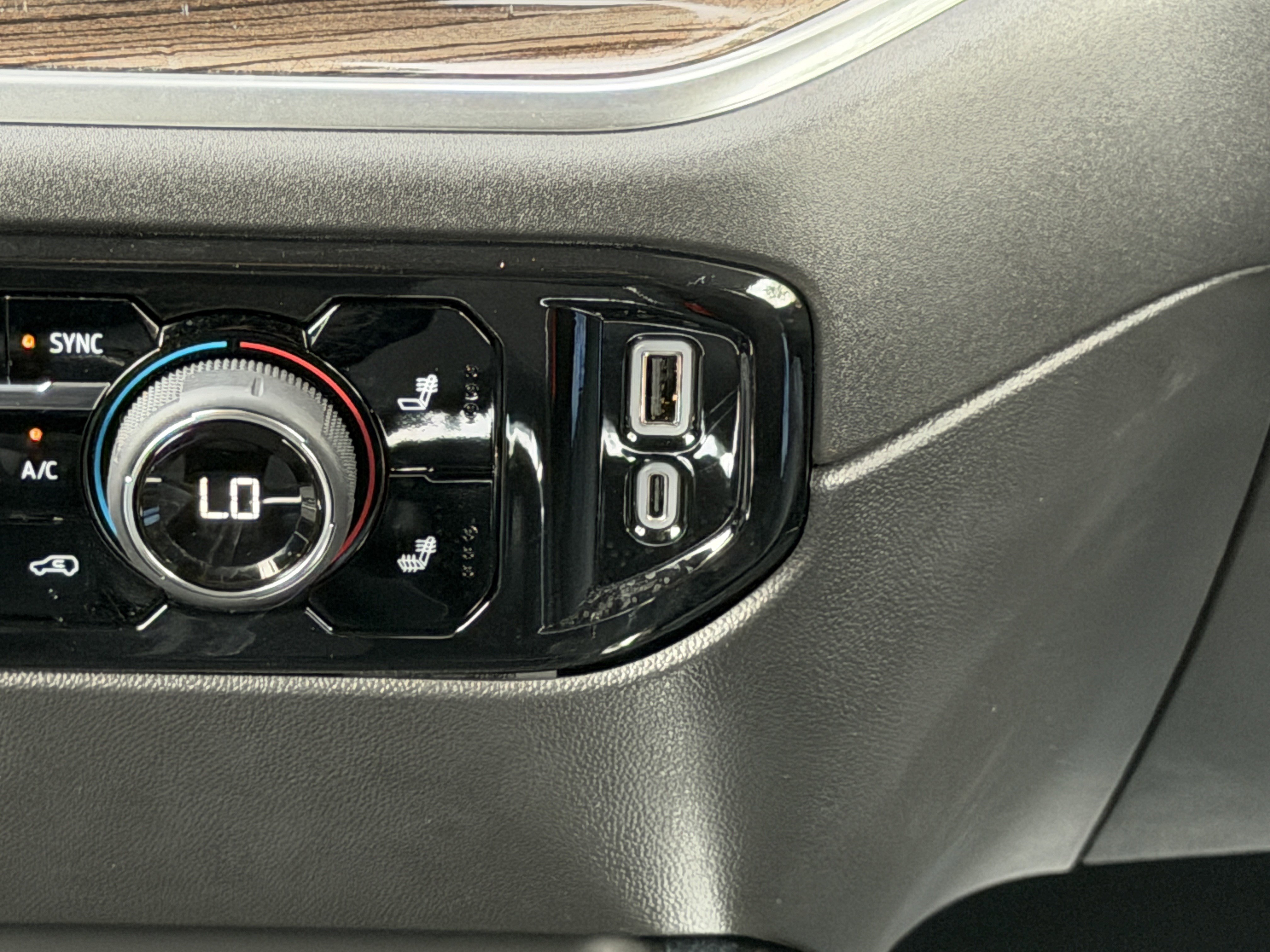 Used 2025 Chevrolet Silverado 1500 LT Trail Boss w/ LT Trail Boss Premium Package image 27