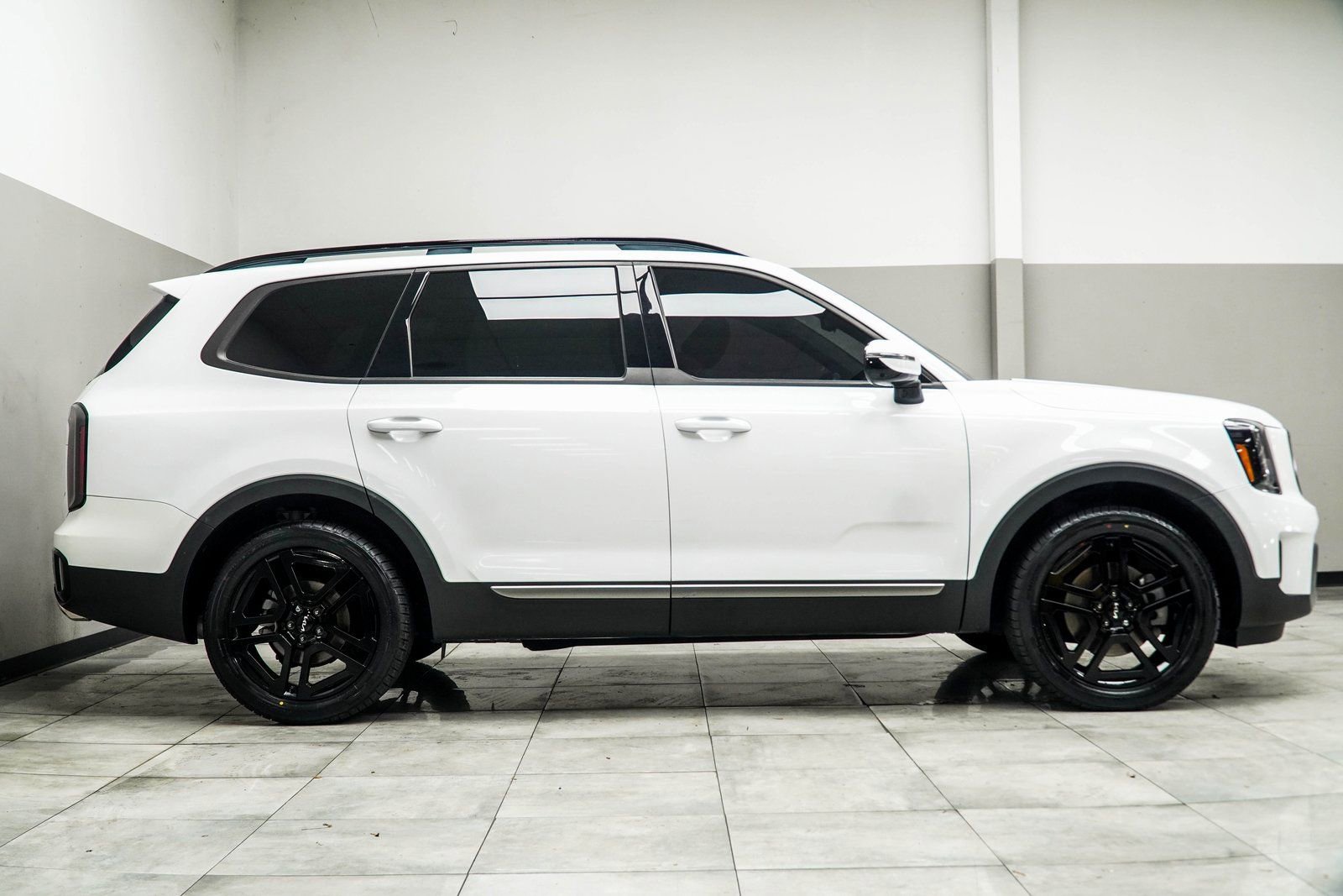 Used 2023 Kia Telluride SX Prestige X-Line image 4