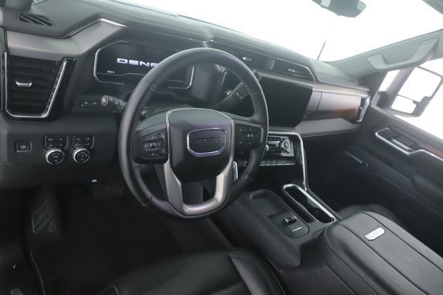 Used 2025 GMC Sierra 2500 Denali w/ Denali Reserve Package AWD/4WD image 17
