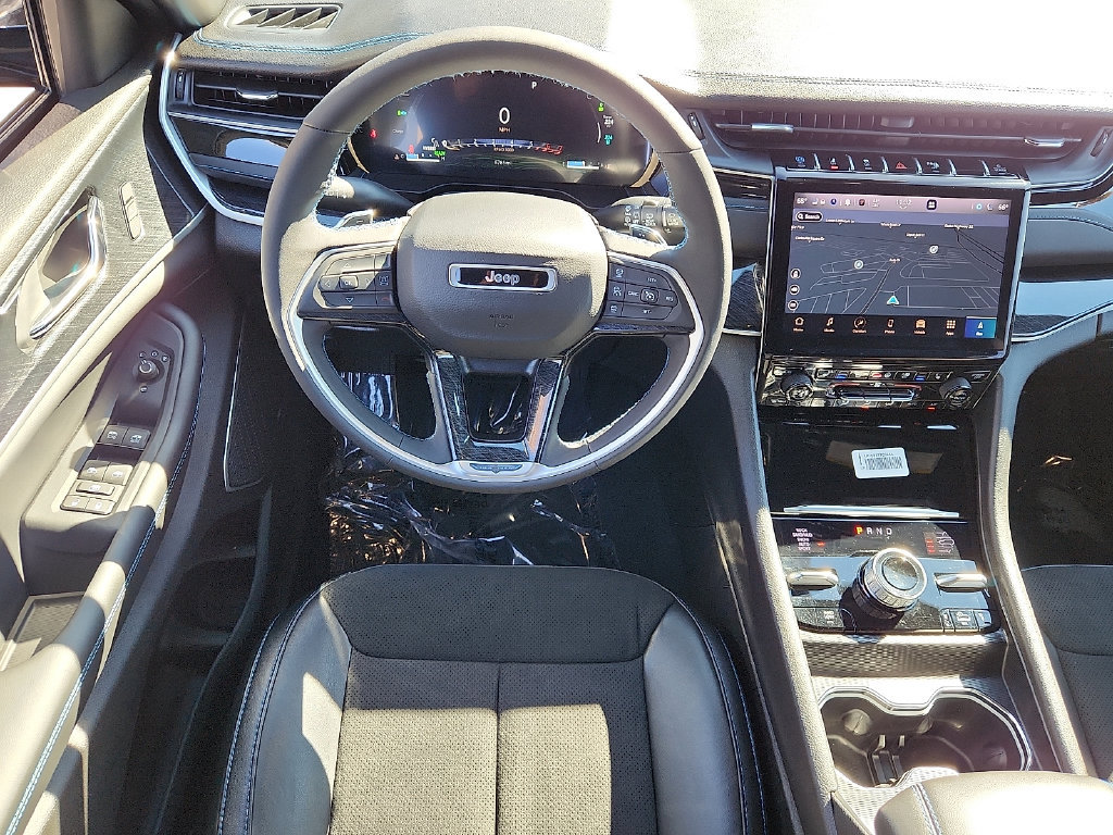 Used 2024 Jeep Grand Cherokee Trailhawk w/ Advanced Protech Group II AWD/4WD image 12