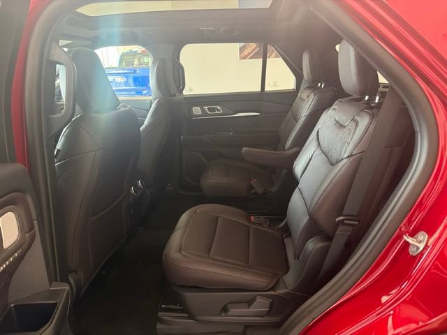 New 2026 Ford Explorer Platinum w/ LUX Leather Package AWD/4WD image 17