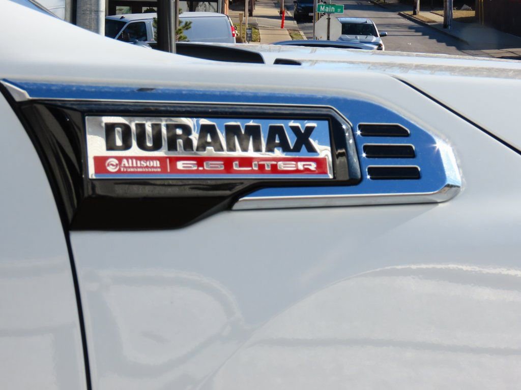 New 2026 GMC Sierra 2500 Denali w/ Denali Reserve Package image 9