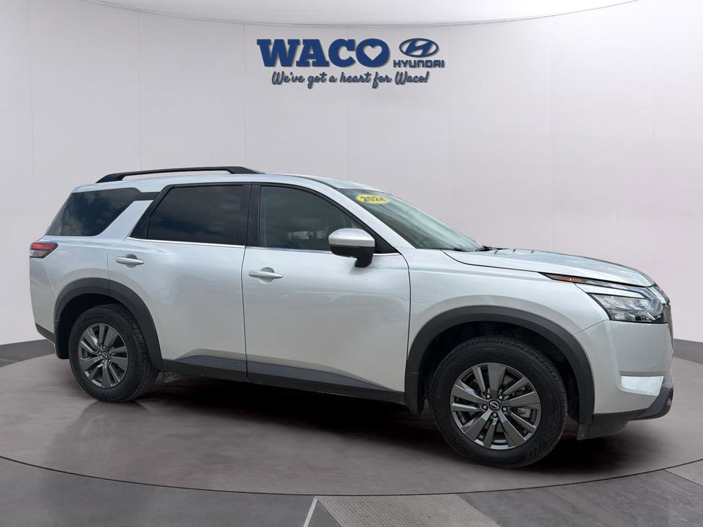 Used 2024 Nissan Pathfinder SV w/ SV Premium Package image 12