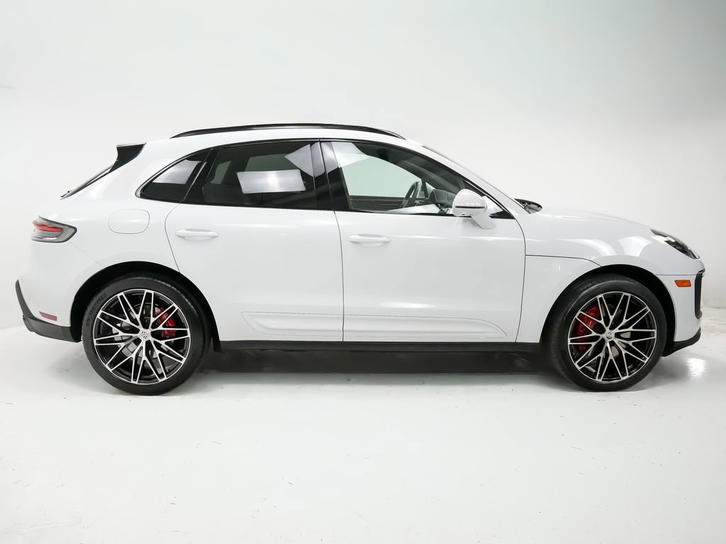 Certified 2025 Porsche Macan S image 9