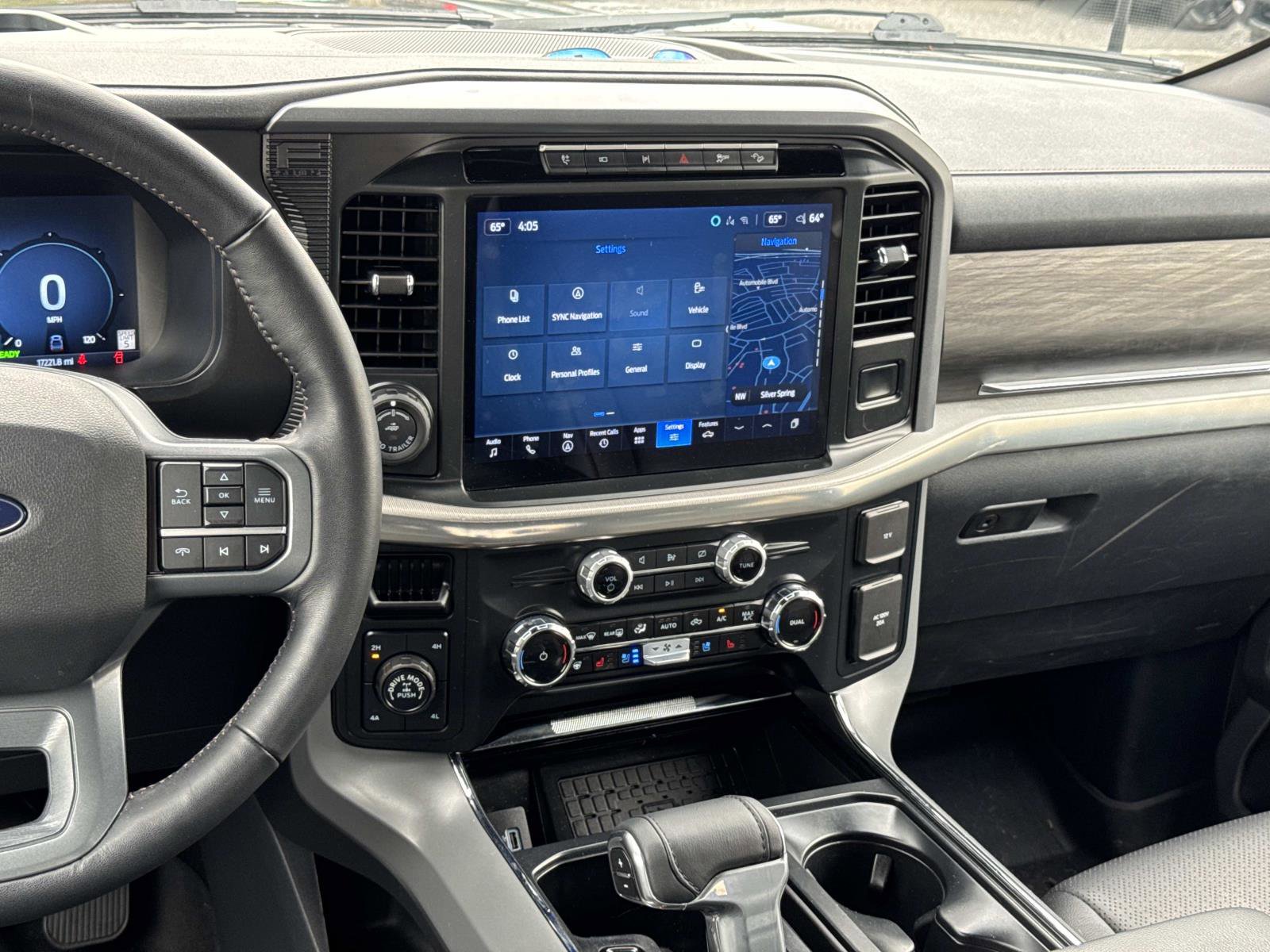 Used 2024 Ford F150 Lariat w/ Equipment Group 502A High image 3