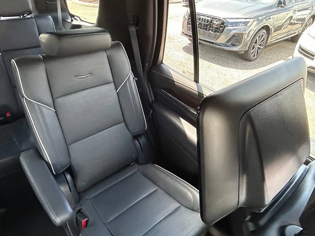 Used 2023 Cadillac Escalade Premium Luxury w/ LPO, Illumination Package AWD/4WD image 14
