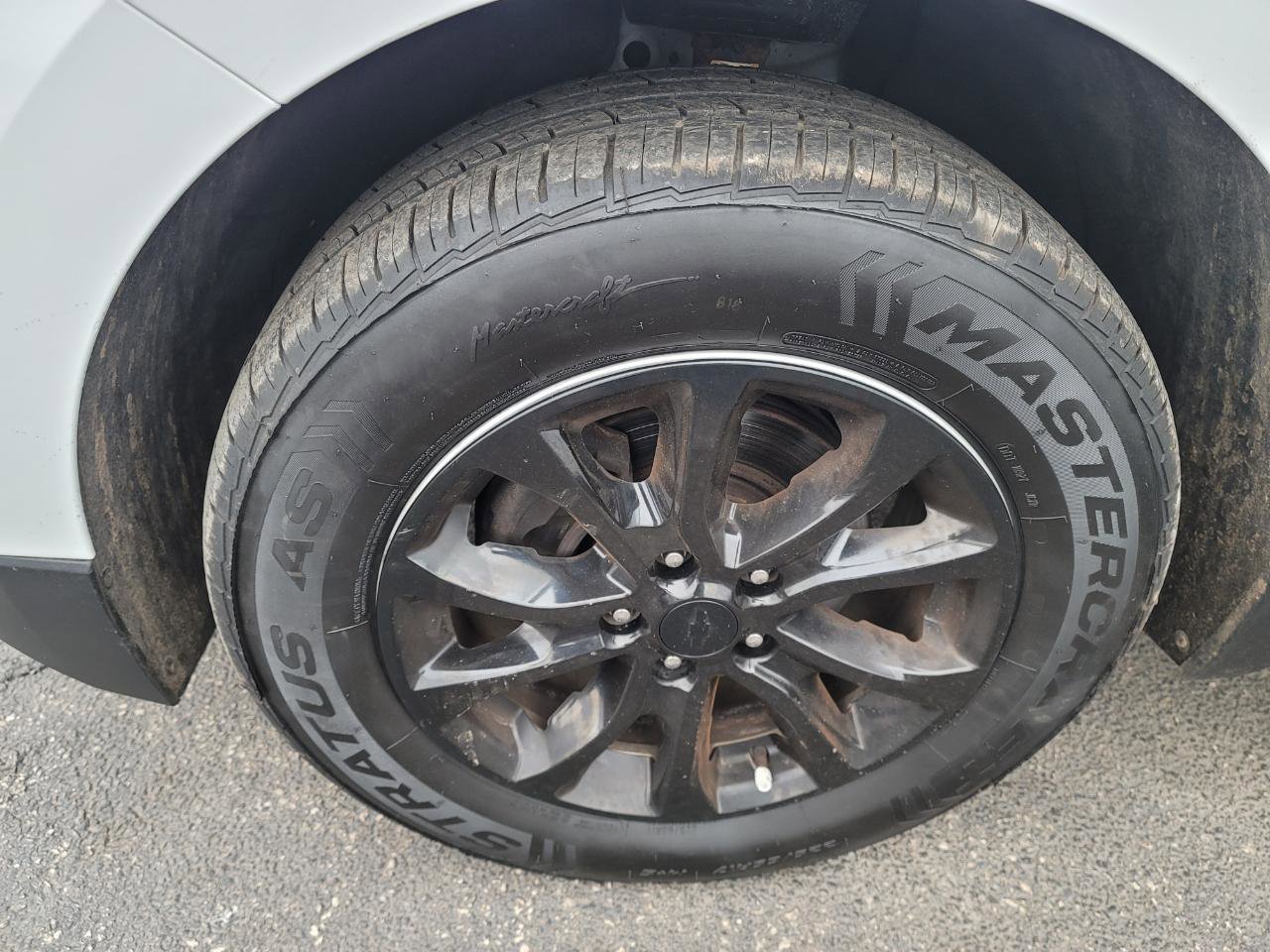 Used 2018 Chevrolet Equinox LT image 29