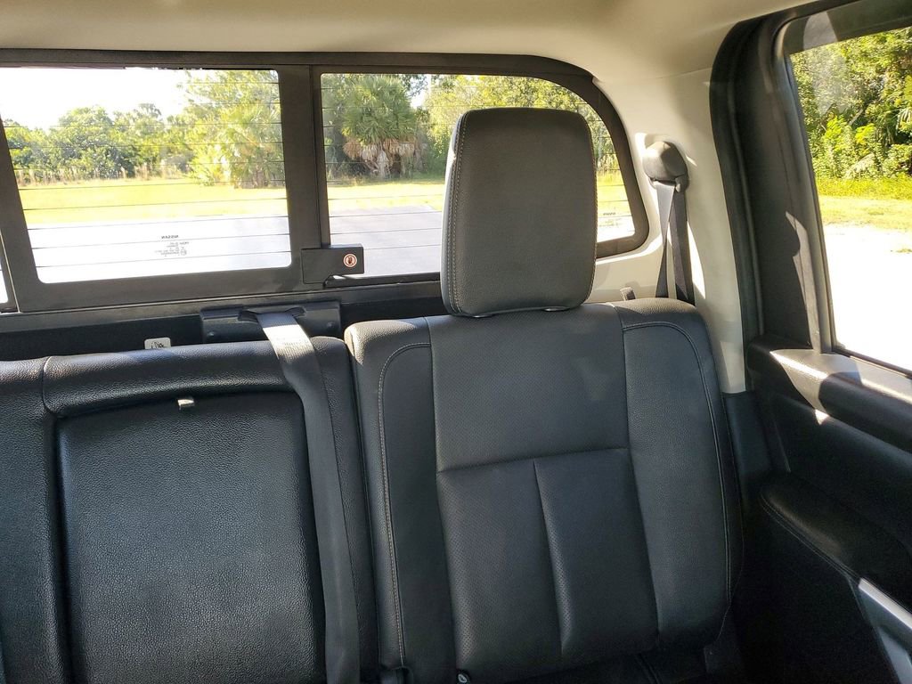 Used 2019 Nissan Titan SL w/ Chrome Package image 14