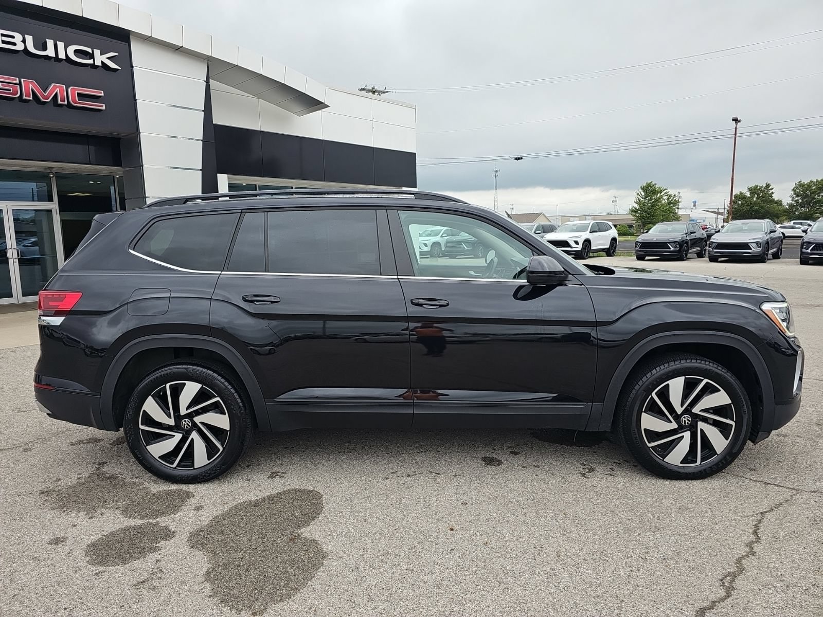 Used 2024 Volkswagen Atlas SE FWD image 8