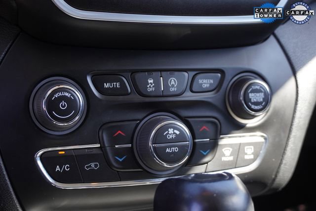 Used 2022 Jeep Cherokee Trailhawk image 28