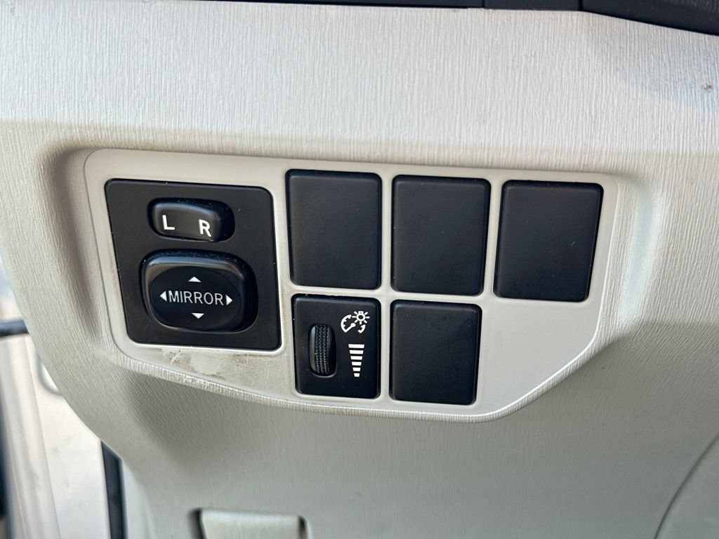 Used 2015 Toyota Prius Three FWD image 17